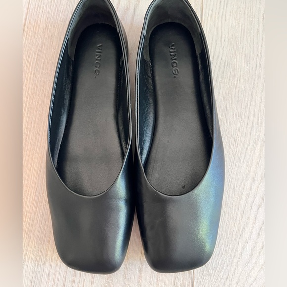 Vince Women's Sleek Black Leather Flats - Picture 3 of 7